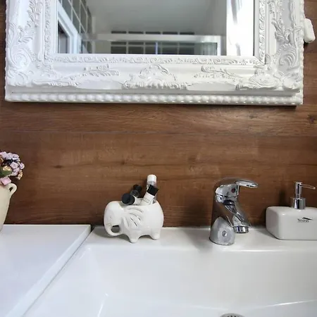 Barbara's Inheritance Апартаменты